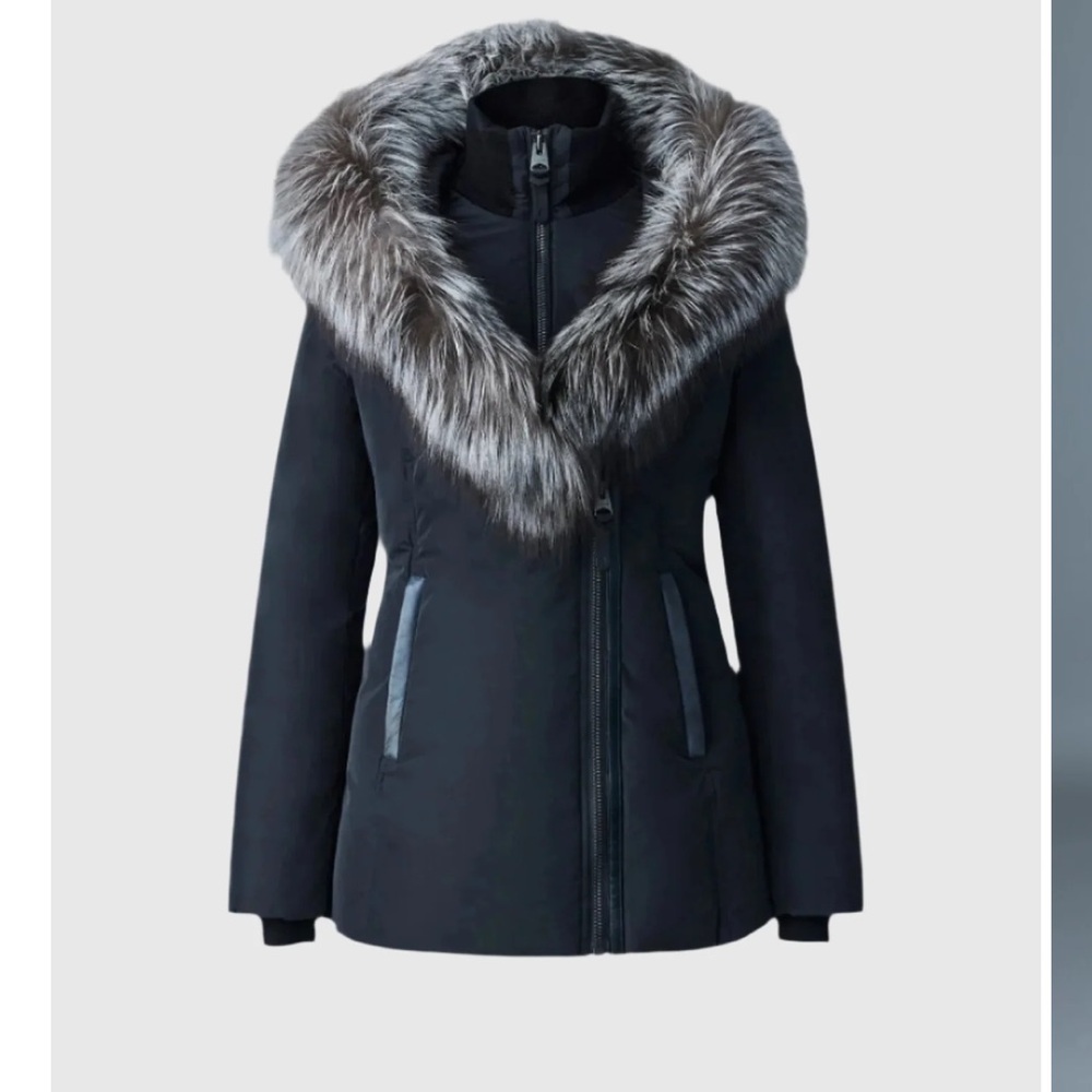 MACKAGE ADALI-X Elegant Black Puffer Jacket with Fox Fur Trim